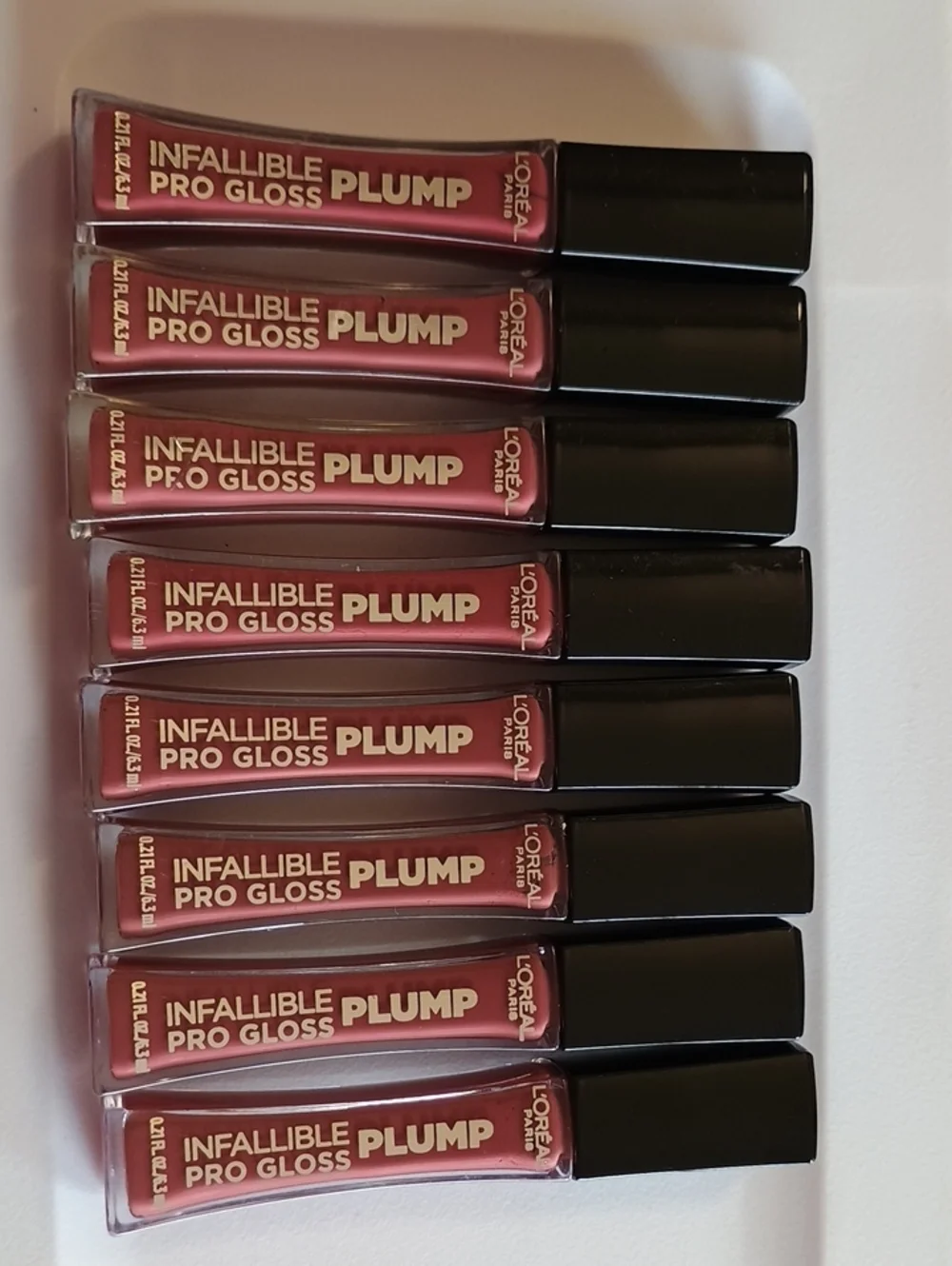 8 x L'Oreal Pro Gloss Plump Lip Gloss with Hyaluronic Acid, 608 True Berry